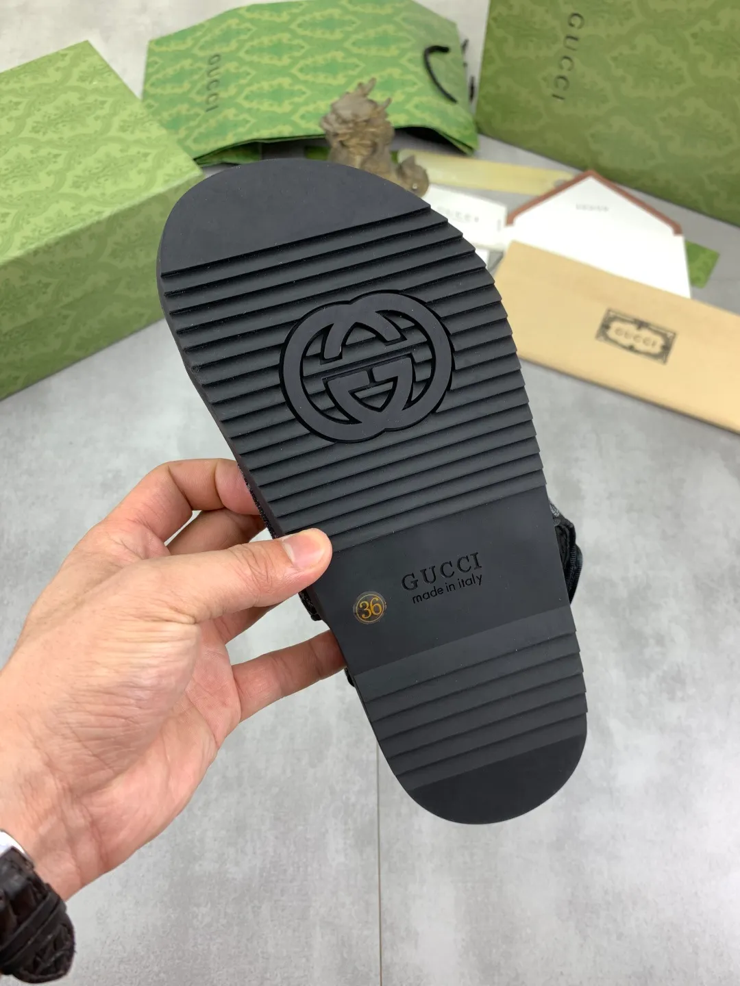 Men's Men's Shoes 💰P460💰【New Style】High Version 🎁🎁🎁 GUCCI New Year of the Snake casual slippers, original official website, perfect workmanship, transmitting a kind of noble luxury, sublimating its definition of luxury in Gucci's high-end extraordinary craftsmanship. Original Gucci double G combination outsole, code number: 35-45, complete package